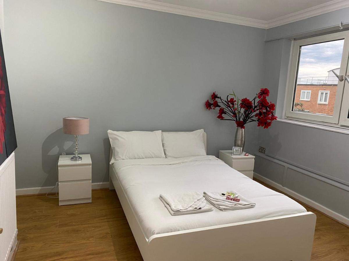 Cosy 3 Bed Flat Ideal For Trips To London Exterior photo