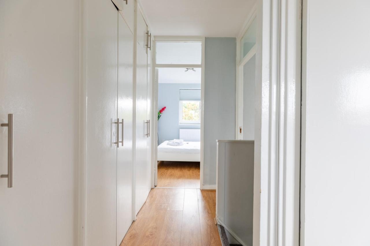 Cosy 3 Bed Flat Ideal For Trips To London Exterior photo
