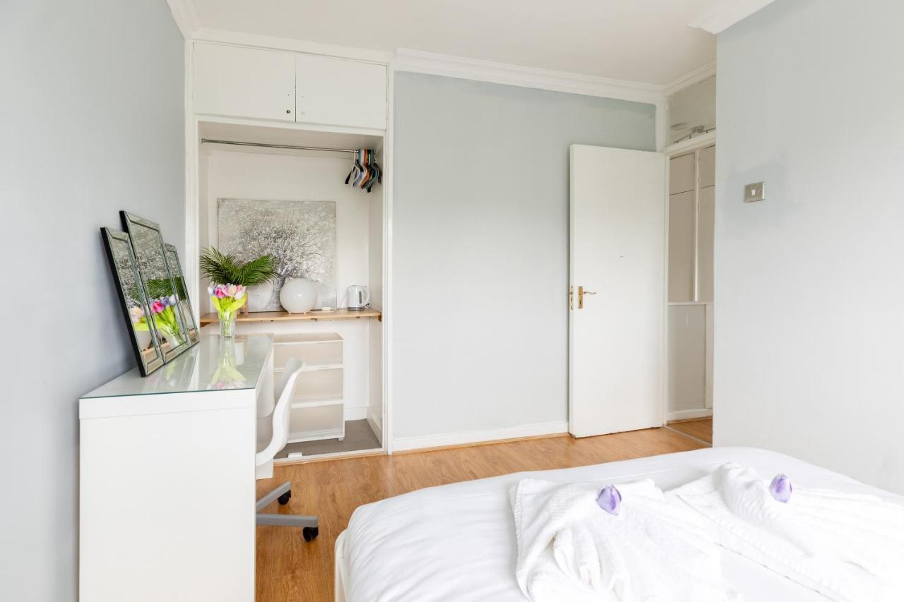 Cosy 3 Bed Flat Ideal For Trips To London Exterior photo