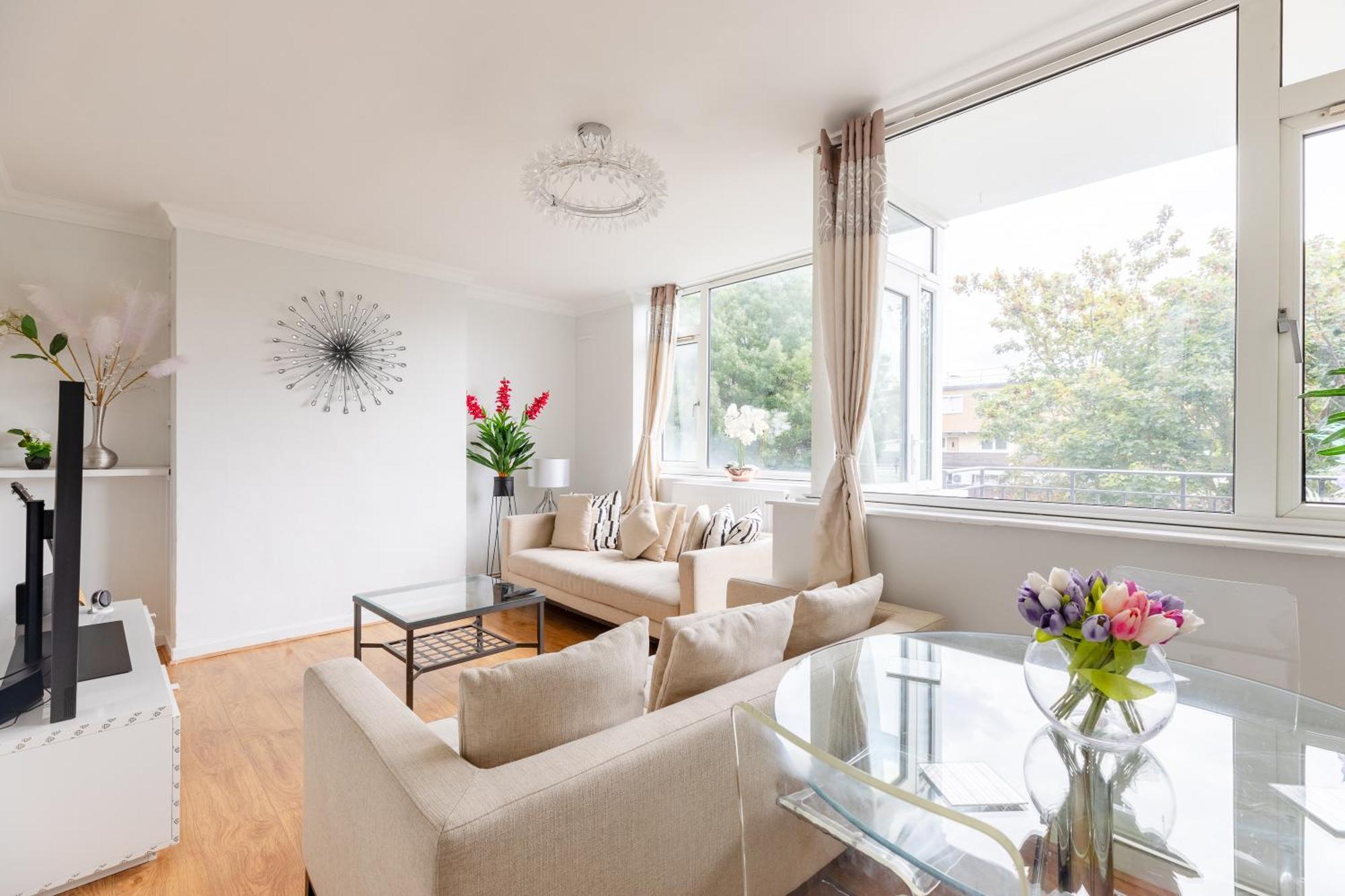 Cosy 3 Bed Flat Ideal For Trips To London Exterior photo
