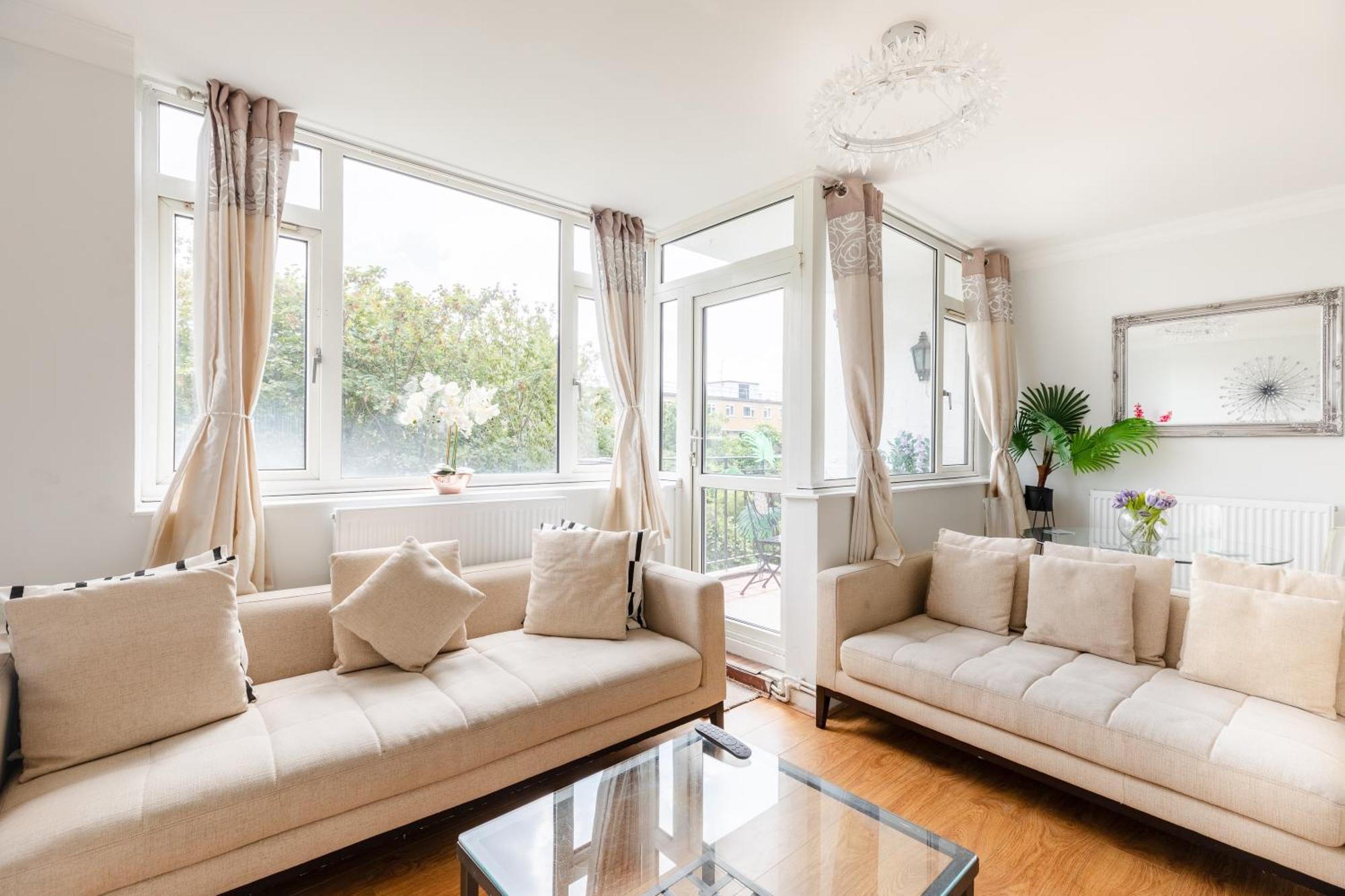 Cosy 3 Bed Flat Ideal For Trips To London Exterior photo
