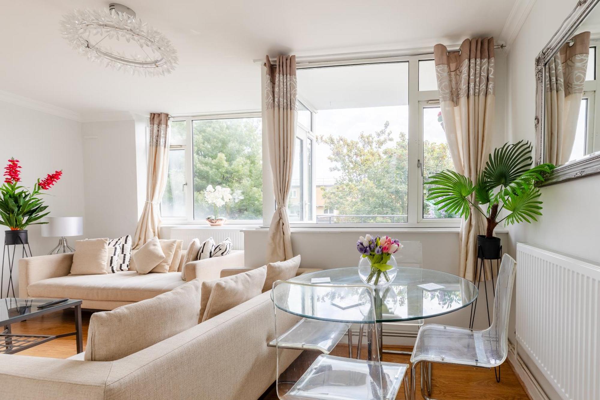 Cosy 3 Bed Flat Ideal For Trips To London Exterior photo