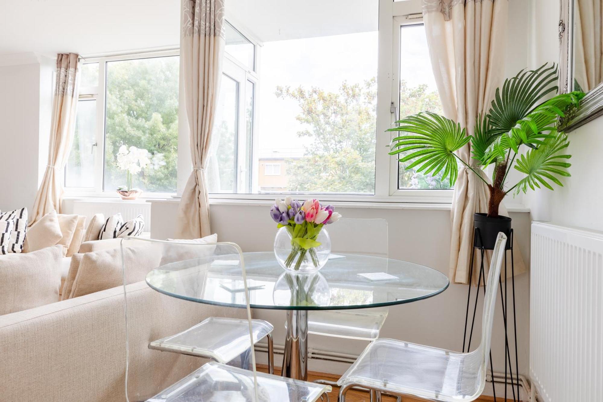 Cosy 3 Bed Flat Ideal For Trips To London Exterior photo