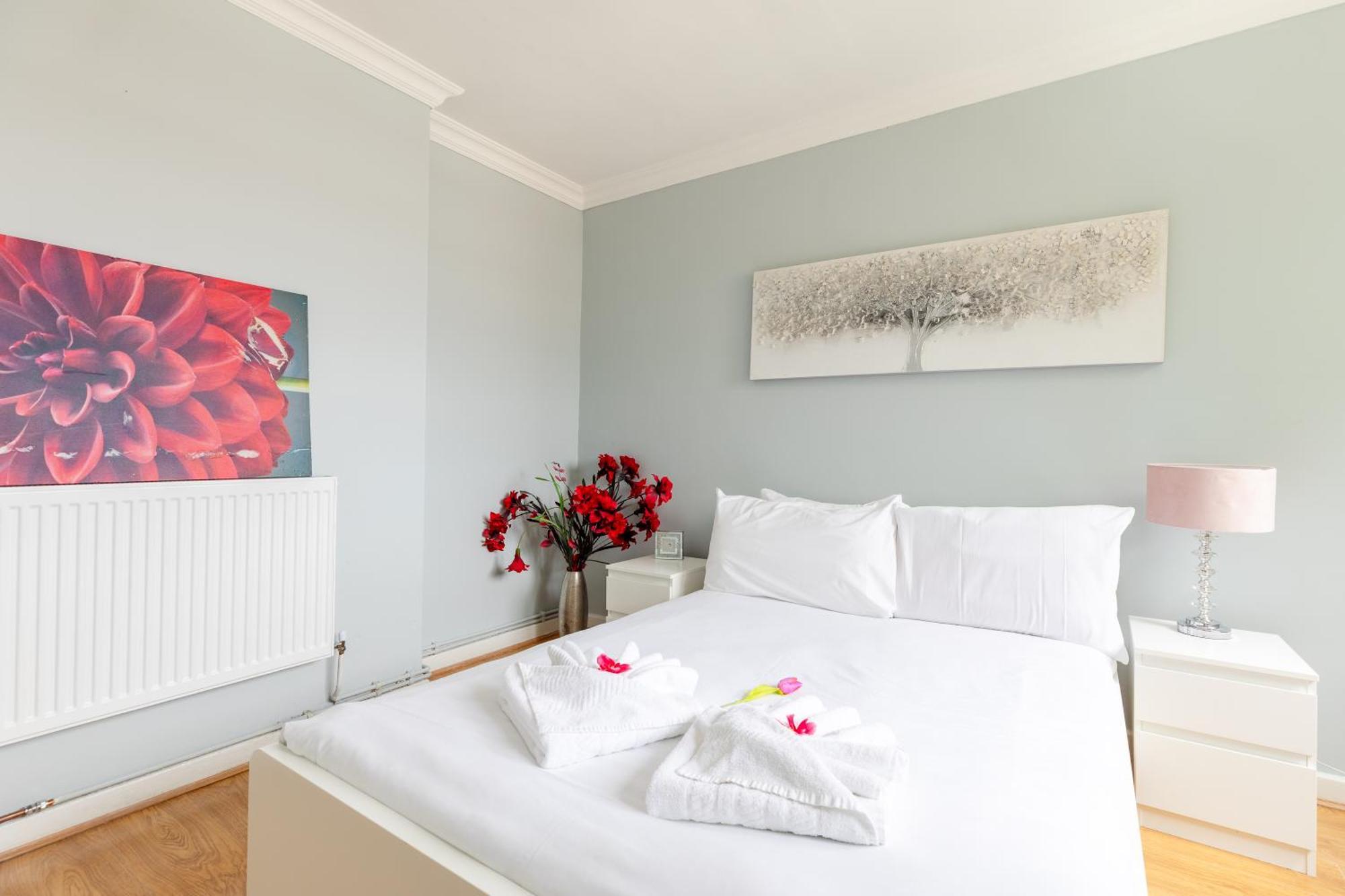 Cosy 3 Bed Flat Ideal For Trips To London Exterior photo