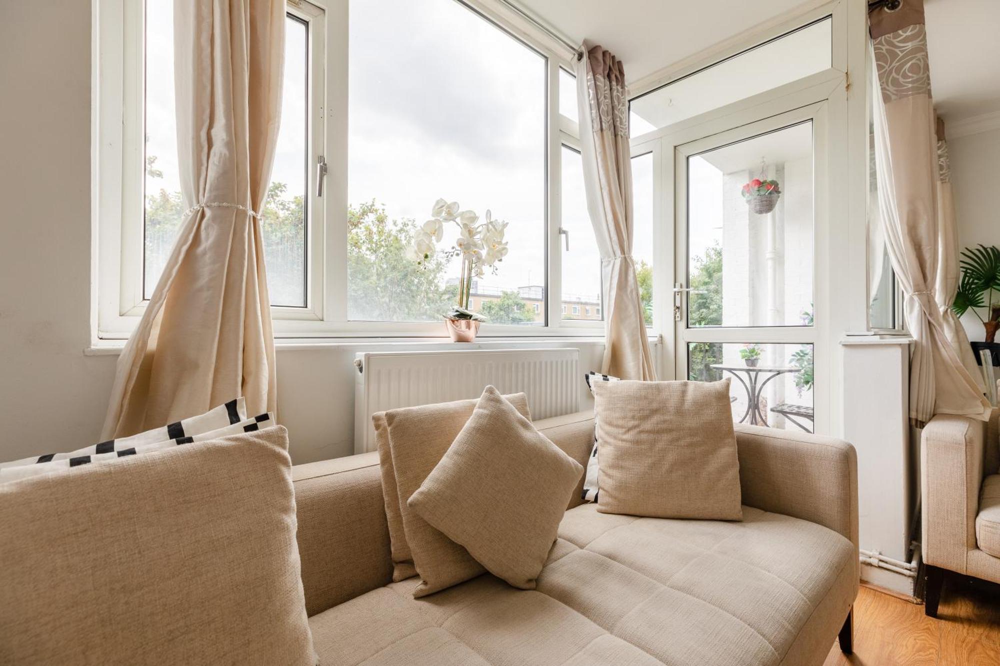 Cosy 3 Bed Flat Ideal For Trips To London Exterior photo