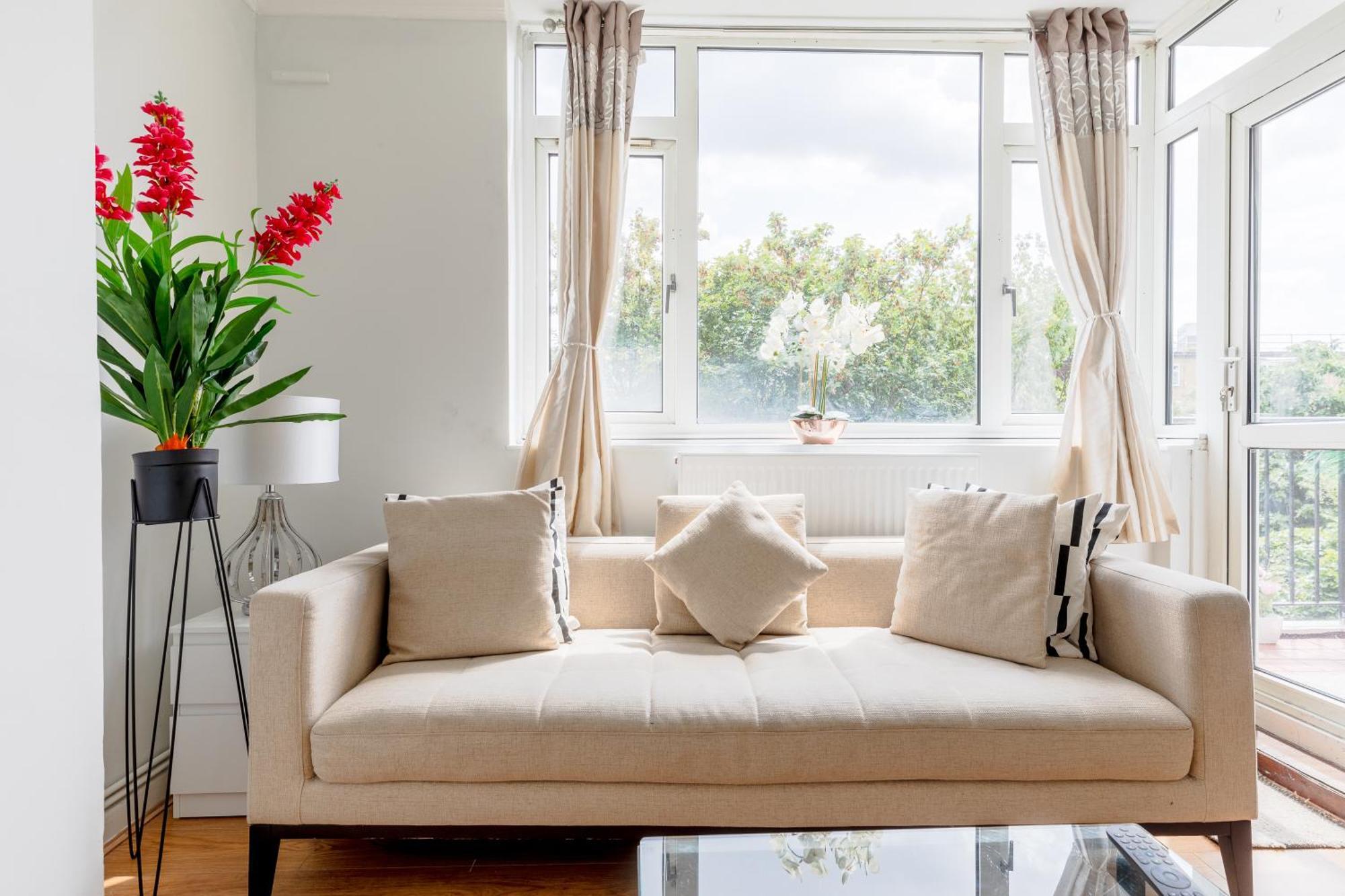 Cosy 3 Bed Flat Ideal For Trips To London Exterior photo